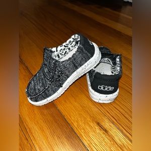 Hey Dudes Wally Sox Skater Shoes Size 6K